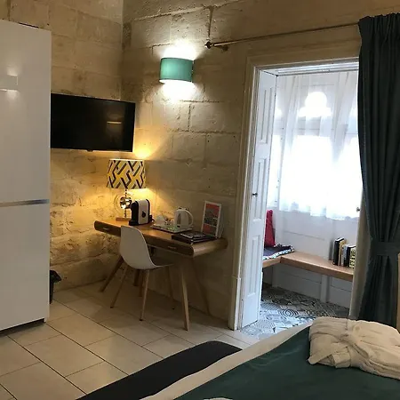 Julesy's 4* Cospicua