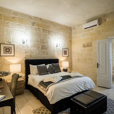 Julesy's 4* Cospicua