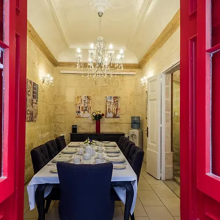 לינה וארוחת בוקר Julesy's Cospicua
