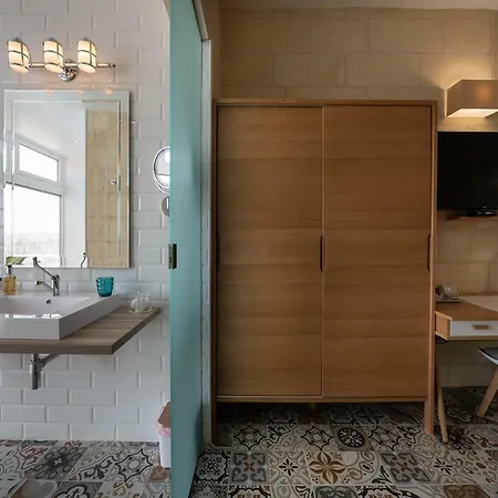 Julesy's Bed and Breakfast Cospicua