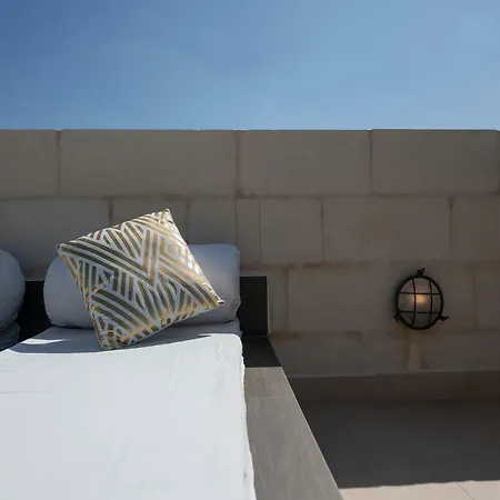 Julesy's Bed and Breakfast 4*
