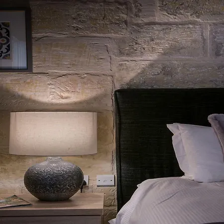 Julesy's 4* Cospicua