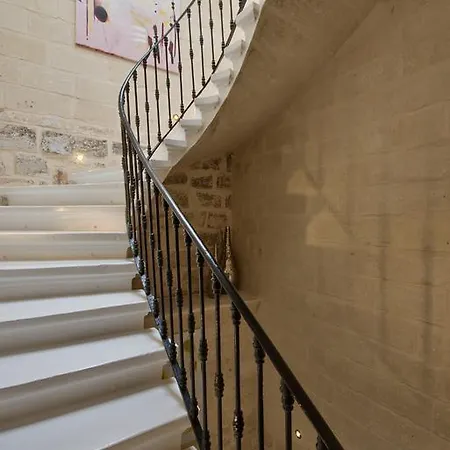 Julesy's Cospicua